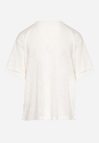Born2be - Biały T-shirt Koszulka z Krótkim Rękawem z Brokatowym Akcentem przy Dekolcie Glarena. Okazja: na co dzień. Kolor: biały. Materiał: jeans. Długość rękawa: krótki rękaw. Długość: krótkie. Wzór: aplikacja. Styl: klasyczny, casual, elegancki #3