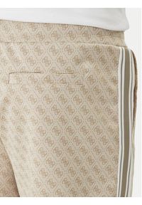 Guess Szorty sportowe Z6GD12 K3220 Beżowy Regular Fit. Kolor: beżowy. Materiał: syntetyk. Styl: sportowy #2