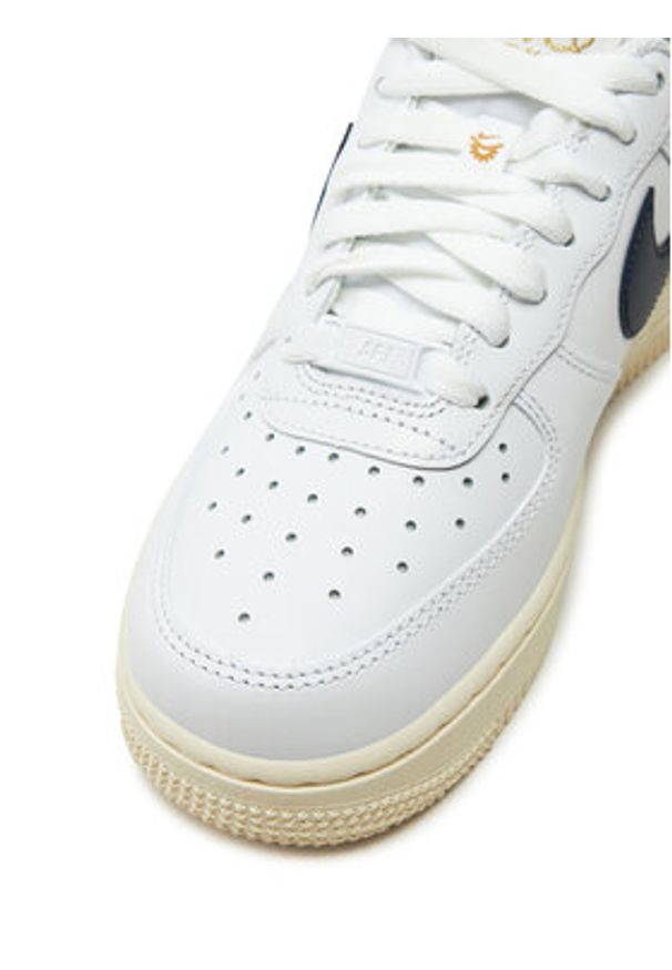 Nike Sneakersy Air Force 1 '07 Flyease HJ9122 100 Biały. Kolor: biały. Materiał: skóra. Model: Nike Air Force