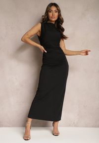 Renee - Czarna Sukienka Bodycon o Dopasowanym Fasonie Bez Rękawów z Drapowaniem Roxelina. Kolor: czarny. Długość rękawa: bez rękawów. Typ sukienki: bodycon