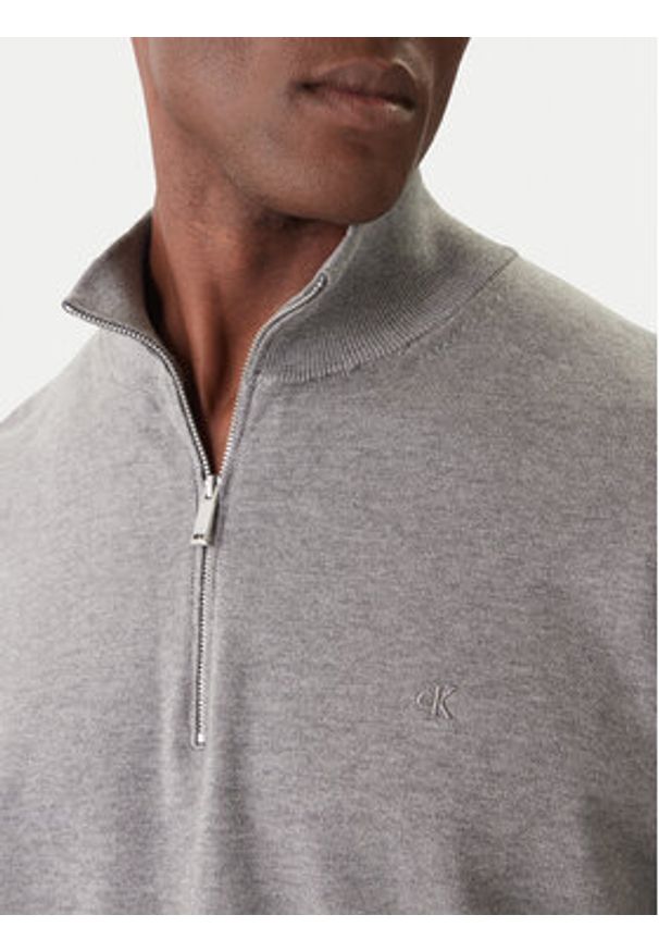 Calvin Klein Sweter LV040BM356 Szary Regular Fit. Kolor: szary. Materiał: bawełna