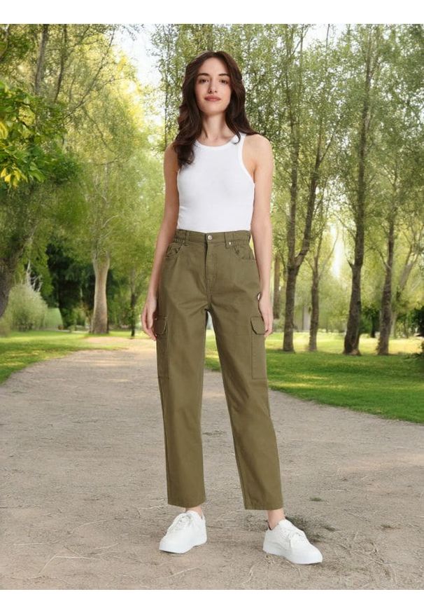 Sinsay - Spodnie cargo - zielony. Kolor: zielony. Materiał: materiał, bawełna