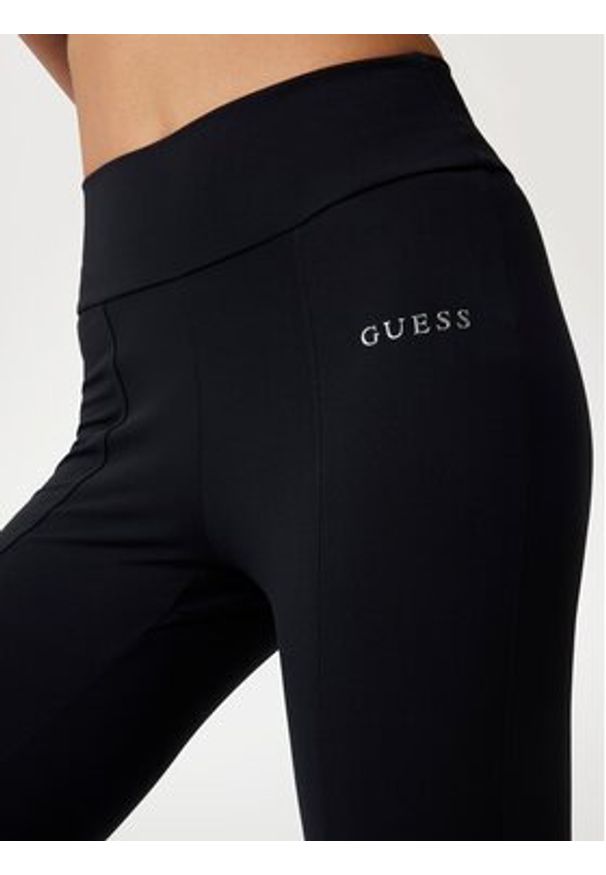 Guess Spodnie materiałowe 175791 Czarny Slim Fit. Kolor: czarny. Materiał: materiał