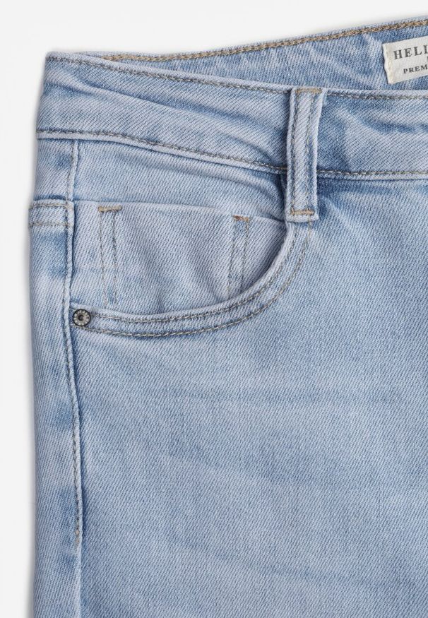 Renee - Jasnoniebieskie Jeansy Dzwony High Waist Briris. Okazja: na co dzień, na spotkanie biznesowe, do pracy. Stan: podwyższony. Kolekcja: dla wysokich. Kolor: niebieski. Sezon: lato. Styl: casual, elegancki, biznesowy