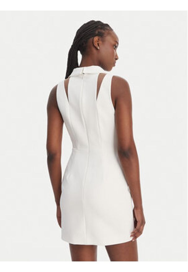 Elisabetta Franchi Sukienka koktajlowa AB-924-61E2-V520 Biały Regular Fit. Kolor: biały. Materiał: syntetyk. Styl: wizytowy