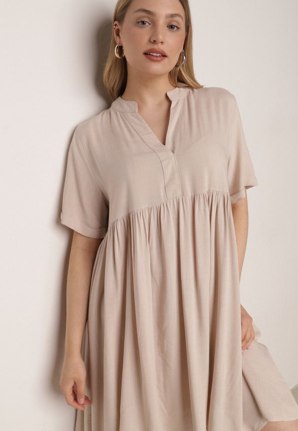 Born2be - Beżowa Rozkloszowana Sukienka w Koszulowym Stylu z Bawełny Normae. Okazja: do pracy, na co dzień. Kolor: beżowy. Materiał: bawełna. Typ sukienki: koszulowe. Styl: klasyczny, casual