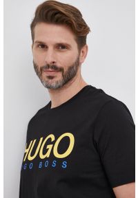 Hugo T-shirt bawełniany kolor czarny z nadrukiem. Okazja: na co dzień. Kolor: czarny. Materiał: bawełna. Wzór: nadruk. Styl: casual