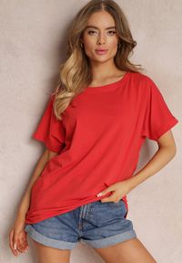 Renee - Czerwony Bawełniany T-shirt Oversize z Krótkim Rękawem i Dłuższym Tyłem Zanimara. Kolor: czerwony. Materiał: bawełna. Długość rękawa: krótki rękaw. Długość: krótkie #2