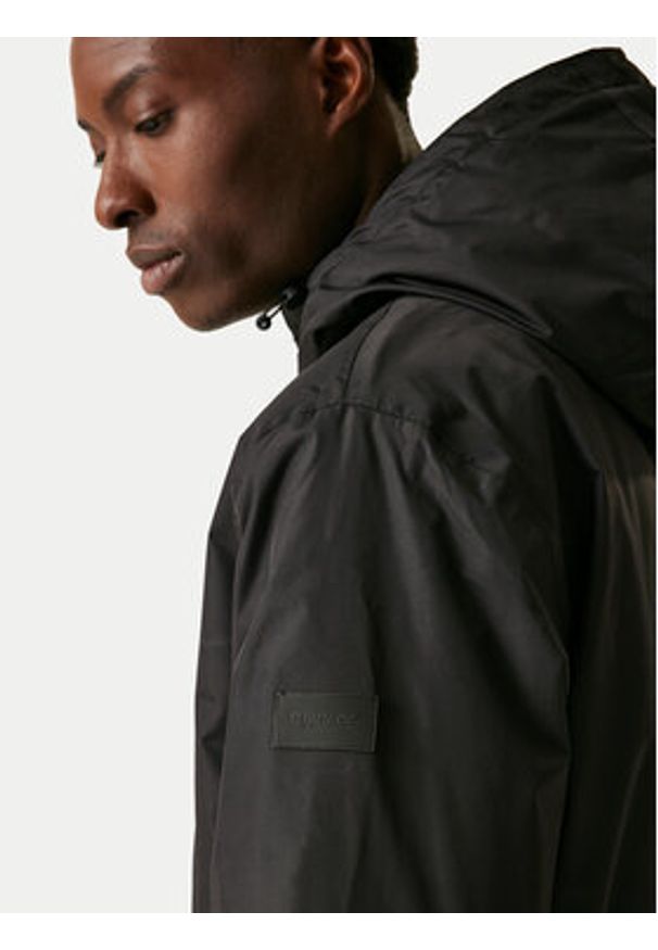 Regatta Kurtka przeciwdeszczowa Sterlings IV RMP351 Czarny Regular Fit. Kolor: czarny. Materiał: syntetyk