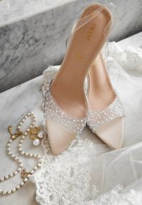 Renee - Beżowe Sandały Vices na Szpilce z Wkładką ze Skóry Naturalnej z Cyrkoniami Lumerelle. Okazja: na ślub cywilny, na wesele. Kolor: beżowy. Materiał: skóra. Obcas: na szpilce #1