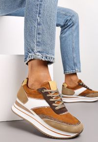 Renee - Brązowe Sneakersy przed Kostkę na Platformie Irmenli. Wysokość cholewki: przed kostkę. Kolor: brązowy. Obcas: na platformie #1