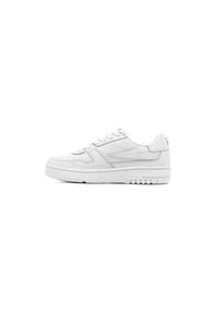 Buty do chodzenia damskie Fila Fxventuno L. Kolor: biały. Materiał: materiał, syntetyk, tkanina. Szerokość cholewki: normalna. Sport: turystyka piesza