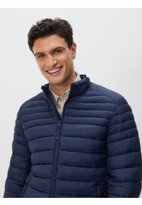 Reserved - Pikowana kurtka ze stójką - granatowy. Typ kołnierza: kołnierzyk stójkowy. Kolor: niebieski. Materiał: materiał