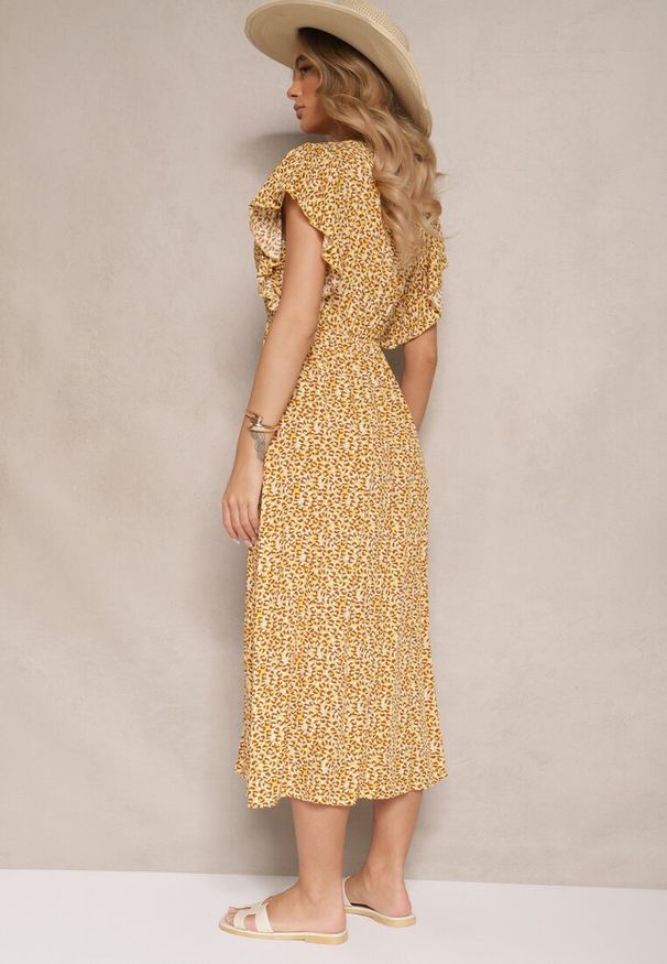 Renee - Żółta Sukienka z Bawełny w Cętki o Rozkloszowanym Kroju z Guzikami Aluvellae. Okazja: na spacer, na co dzień. Typ kołnierza: dekolt w kształcie V. Kolor: żółty. Materiał: bawełna. Długość rękawa: krótki rękaw. Wzór: aplikacja. Sezon: lato. Styl: casual