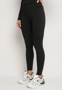 Born2be - Czarny Komplet Sportowy Bluza z Wycięciem na Kciuk i Legginsy Redinelle. Kolor: czarny #5