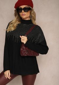 Renee - Czarny Golf o Kroju Oversize z Eleganckim Cyrkoniowym Zdobieniem przy Dekolcie Melirra. Okazja: na co dzień. Typ kołnierza: golf. Kolor: czarny. Wzór: aplikacja. Styl: elegancki