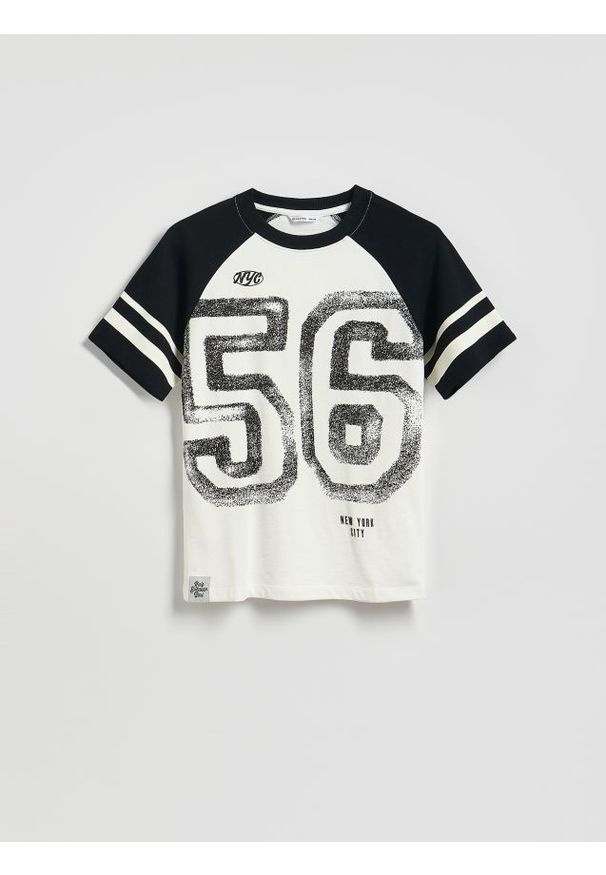 Reserved - Bawełniany t-shirt z nadrukiem - złamana biel. Materiał: bawełna. Wzór: nadruk