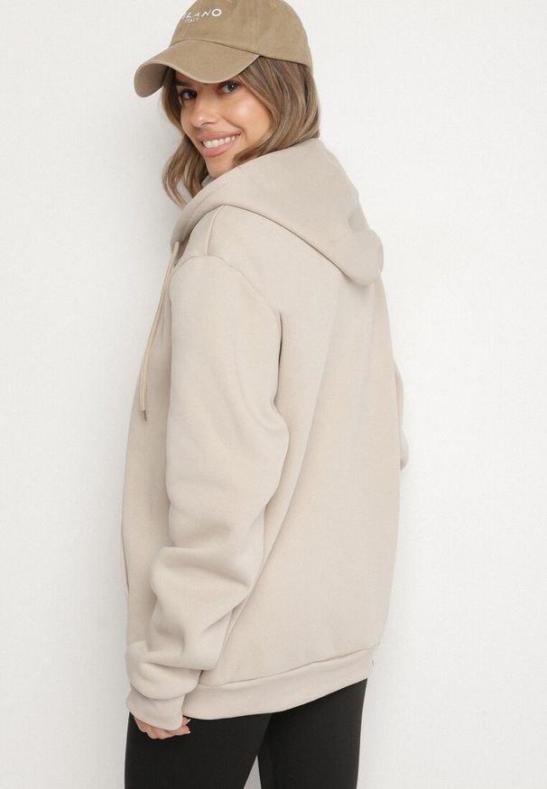 Born2be - Beżowa Rozpinana Bluza z Bawełną i Kapturem Typu Oversize Diosa. Okazja: na co dzień. Kolor: beżowy. Materiał: bawełna. Sezon: wiosna, jesień. Styl: casual, klasyczny