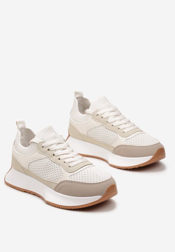 Born2be - Beżowe Wsuwane Sneakersy na Platformie z Elastyczną Cholewką Stratis. Zapięcie: bez zapięcia. Kolor: beżowy. Szerokość cholewki: normalna. Obcas: na platformie