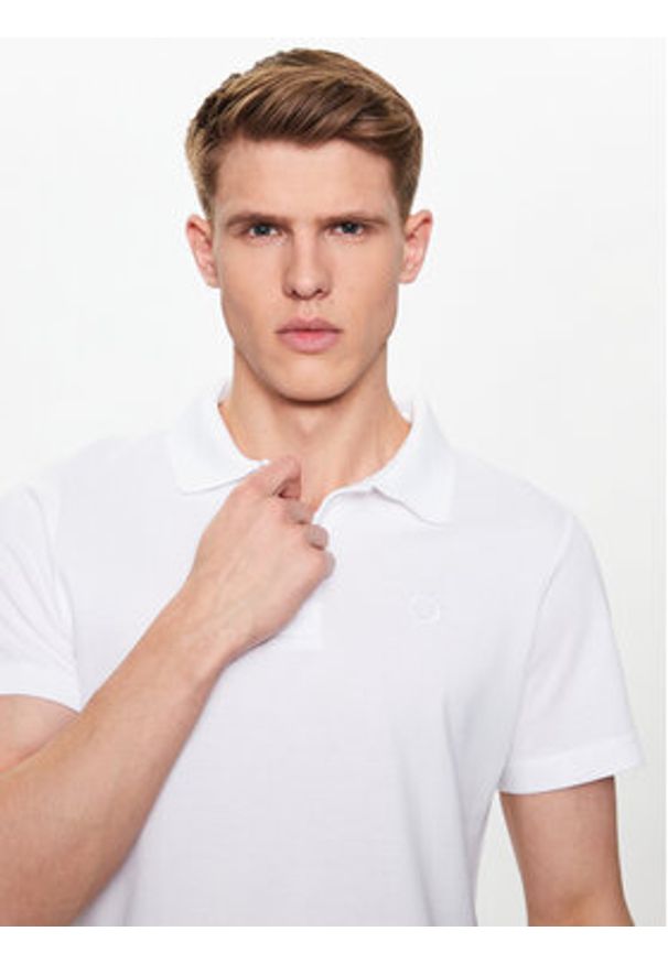 Trussardi Jeans - Trussardi Polo Emboidered 52T00712 Biały Regular Fit. Typ kołnierza: polo. Kolor: biały. Materiał: bawełna