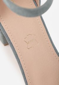 Renee - Zielone Czółenka na Słupku Vices ze Skórzaną Wkładką i Paskiem przy Kostce Nurilora. Zapięcie: pasek. Kolor: zielony. Materiał: skóra. Obcas: na słupku. Styl: elegancki. Wysokość obcasa: średni #6