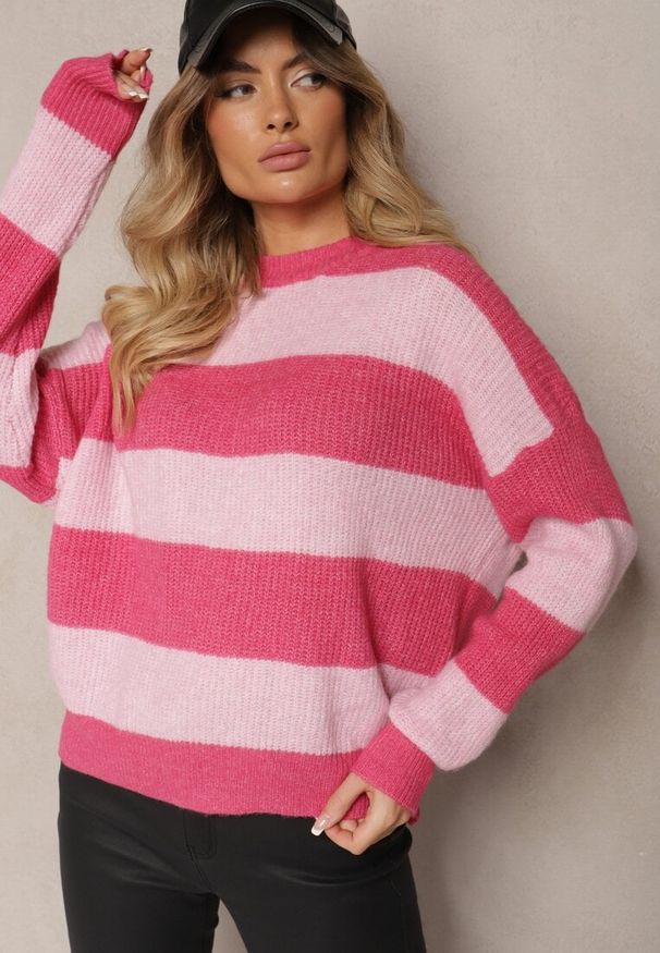 Renee - Różowy Sweter ze Ściągaczami Ozdobiony Pasami z Wełną Tiarosea. Okazja: na co dzień. Kolor: różowy. Materiał: wełna. Długość rękawa: długi rękaw. Długość: długie. Wzór: aplikacja. Styl: klasyczny, casual