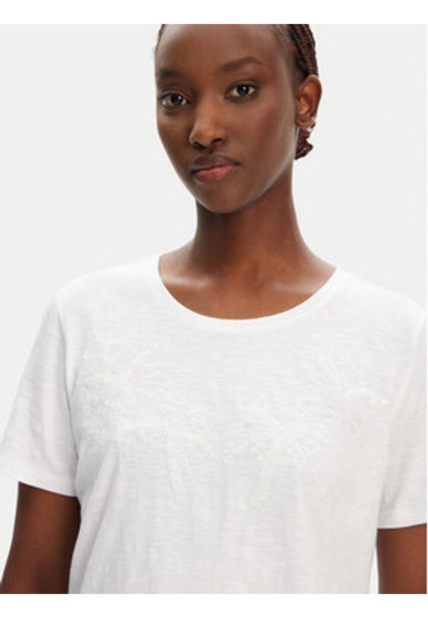 Olsen T-Shirt 11104823 Biały Regular Fit. Kolor: biały. Materiał: bawełna