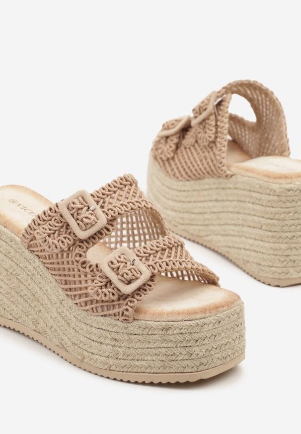 Born2be - Ciemnobeżowe Klapki Vices na Koturnie z Plecionką w Stylu Boho Edimoria. Okazja: na co dzień, na spacer. Kolor: beżowy. Sezon: lato. Obcas: na koturnie. Styl: boho