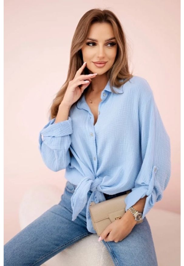 Kesi Włoski - Koszula bawełniana muślinowa oversize niebieska. Okazja: na co dzień. Kolor: niebieski. Materiał: bawełna. Styl: klasyczny, elegancki, casual
