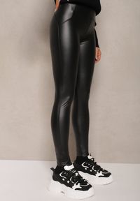 Renee - Czarne Legginsy z Imitacji Skóry High Waist z Polarem Labrinne. Stan: podwyższony. Kolor: czarny. Materiał: polar, skóra. Sezon: zima #4