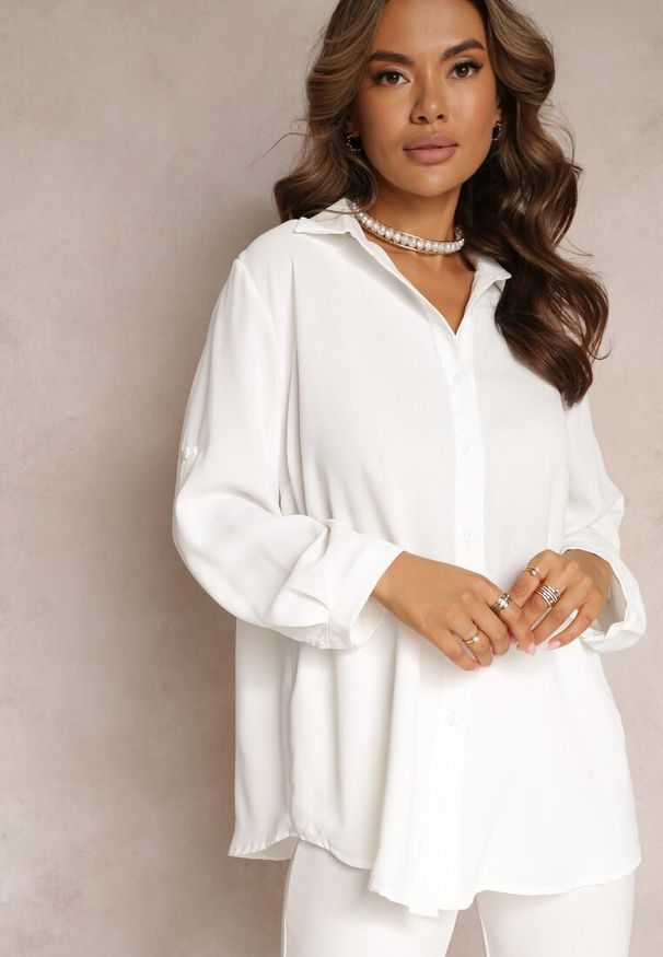 Renee - Biała Koszula z Kołnierzem i Długimi Rękawami na Guzik Henvia. Kolekcja: plus size. Kolor: biały. Długość rękawa: długi rękaw. Długość: długie