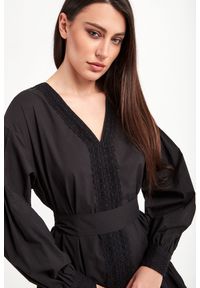 Twinset Milano - Sukienka TWINSET. Materiał: koronka. Długość rękawa: długi rękaw. Wzór: koronka #5