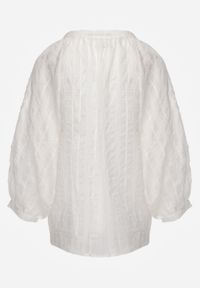 Born2be - Biała Rustykalna Bluzka z Tencelu Ozdobiona Wiązaniem Koronką i Koralikami Sachi. Okazja: na co dzień. Kolor: biały. Materiał: koronka. Długość rękawa: długi rękaw. Długość: długie. Wzór: aplikacja, koronka. Styl: casual #2