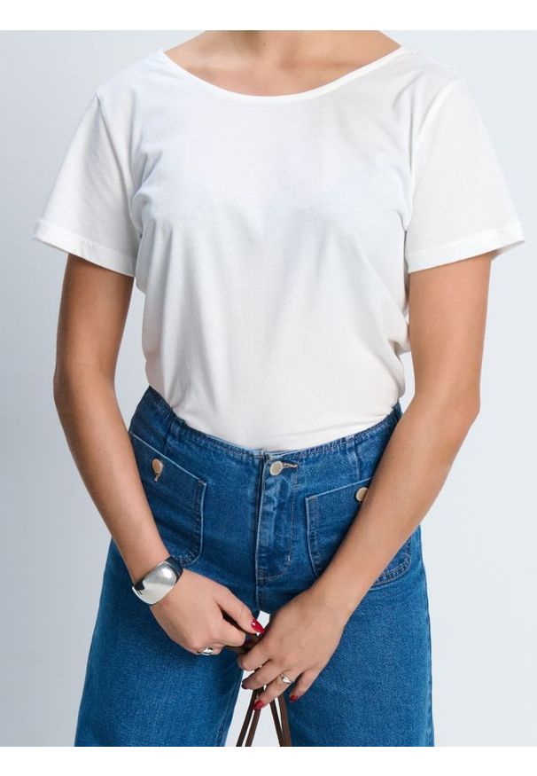 Sinsay - Bluzka z krótkim rękawem - kremowy. Kolor: kremowy. Długość rękawa: krótki rękaw. Długość: krótkie