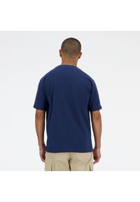 Koszulka męska New Balance MT41533NNY – granatowa. Kolor: niebieski. Materiał: bawełna, dresówka. Długość rękawa: krótki rękaw. Długość: krótkie #3