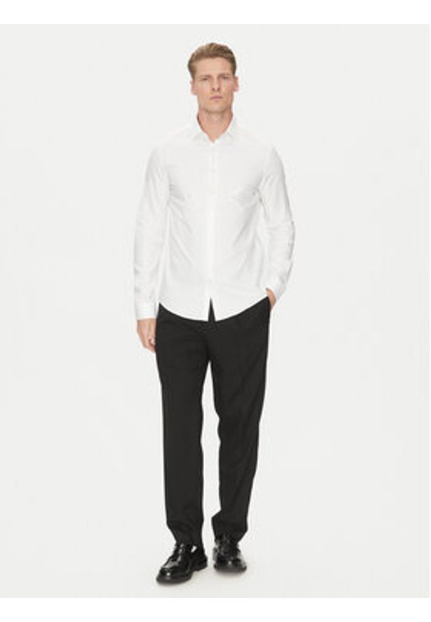 Calvin Klein Koszula K10K114310 Biały Slim Fit. Kolor: biały. Materiał: bawełna