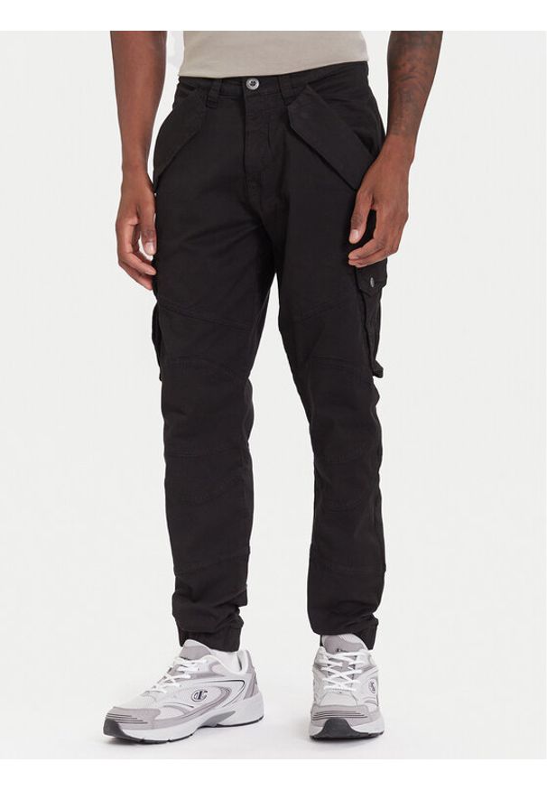 Alpha Industries Spodnie materiałowe Combat 126215 Czarny Slim Fit. Kolor: czarny. Materiał: bawełna
