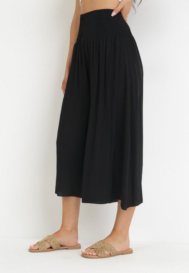 Born2be - Czarne Bawełniane Spodnie z Bardzo Szerokimi Nogawkami Fenala. Okazja: do pracy. Stan: podwyższony. Kolor: czarny. Materiał: bawełna. Sezon: lato. Styl: elegancki