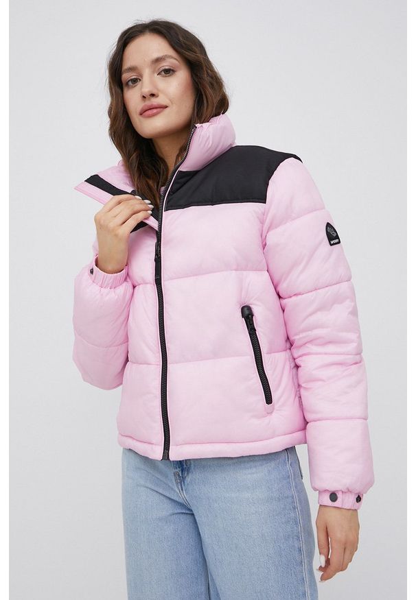 Superdry kurtka damska kolor różowy zimowa. Okazja: na co dzień. Kolor: różowy. Sezon: zima. Styl: casual