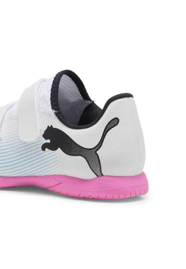 Buty piłkarskie dla dzieci Puma Future 7 Play It Jr. Zapięcie: rzepy. Kolor: wielokolorowy, różowy, czarny. Materiał: materiał, syntetyk. Szerokość cholewki: normalna. Sport: piłka nożna