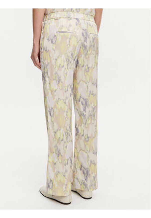 Calvin Klein Spodnie materiałowe K20K208425 Kolorowy Regular Fit. Materiał: syntetyk. Wzór: kolorowy