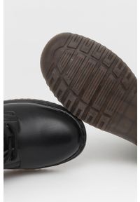 Truffle Collection Workery damskie kolor czarny na płaskim obcasie. Nosek buta: okrągły. Zapięcie: sznurówki. Kolor: czarny. Obcas: na obcasie. Wysokość obcasa: niski