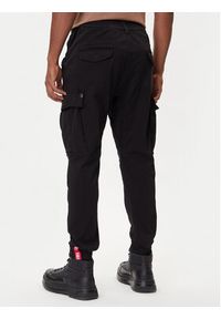 Alpha Industries Joggery Airman 188201 Czarny Tapered Fit. Kolor: czarny. Materiał: bawełna #6