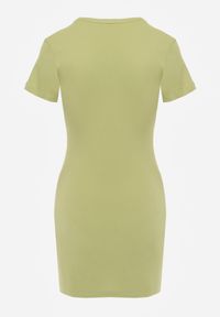 Renee - Zielona T-shirtowa Sukienka z Bawełny w Stylu Basic Retine. Okazja: na co dzień. Kolor: zielony. Materiał: bawełna. Długość rękawa: krótki rękaw. Typ sukienki: proste, oversize. Styl: rockowy, elegancki, casual #5