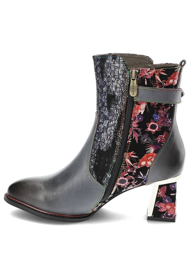 Niebieskie Botki Laura Vita Gustowne Buty Na Obcasie. Zapięcie: sprzączka. Kolor: niebieski. Materiał: skóra. Wzór: aplikacja, kwiaty. Obcas: na obcasie. Styl: elegancki. Wysokość obcasa: średni