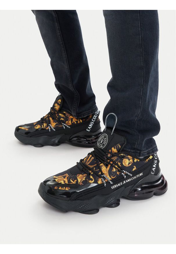 Versace Jeans Couture Sneakersy 79YA3SU2 ZSC94 G89 Czarny. Kolor: czarny. Materiał: materiał