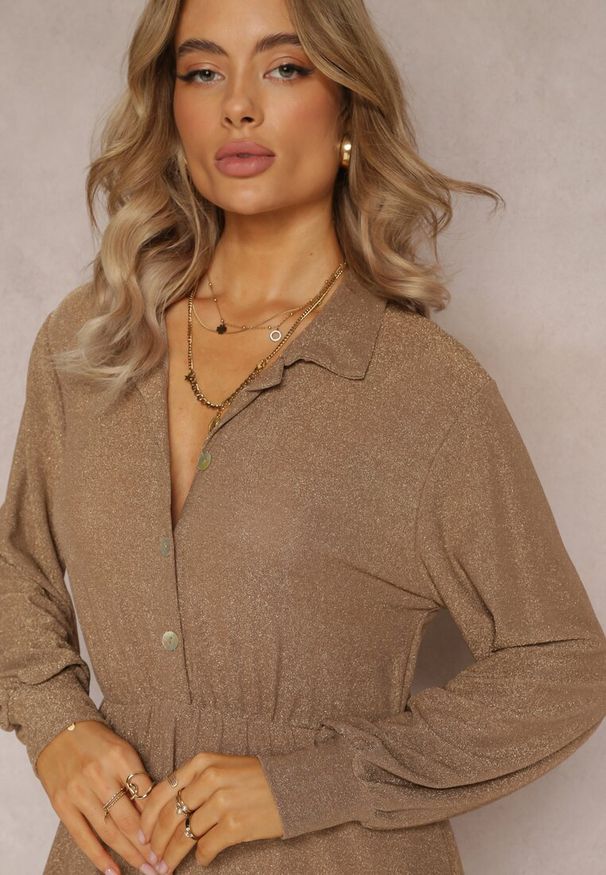 Renee - Beżowa Sukienka z Kołnierzykiem i Plisowanym Dołem Zade. Typ kołnierza: kolnierz wykładany. Kolor: beżowy. Materiał: tkanina. Typ sukienki: koszulowe