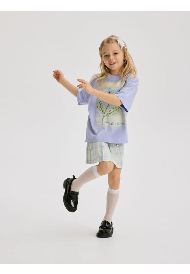 Reserved - Luźny t-shirt z nadrukiem - niebieski. Kolor: niebieski. Materiał: bawełna. Wzór: nadruk