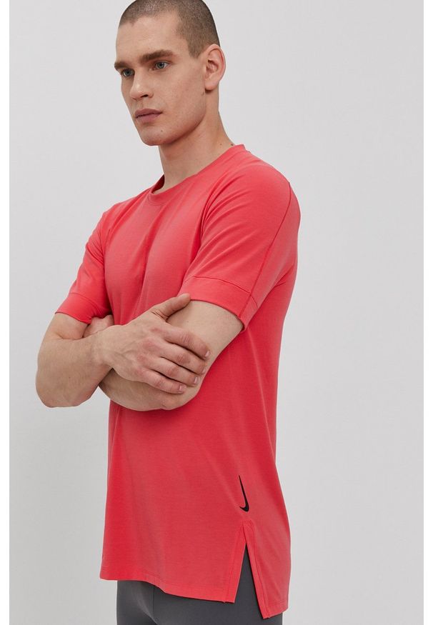 Nike - T-shirt. Okazja: na co dzień. Kolor: różowy. Materiał: tkanina, dzianina, skóra, włókno. Wzór: gładki. Styl: casual