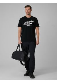 4f - 4F Spodnie casual joggery męskie - czarne S. Kolor: czarny. Materiał: tkanina #1